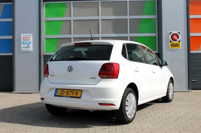 Volkswagen Polo (2016) thumbnail 6
