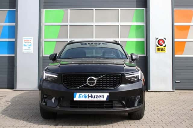 Volvo XC40 (2024) thumbnail 2