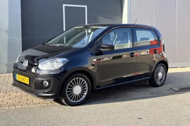Volkswagen Up! (2015) thumbnail 5