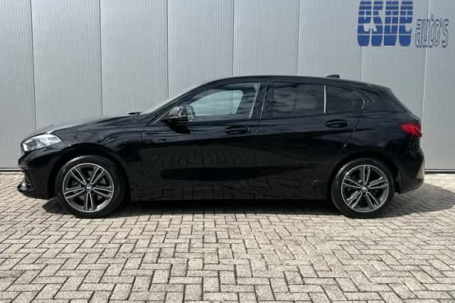 BMW 1-Serie (2021) thumbnail 2