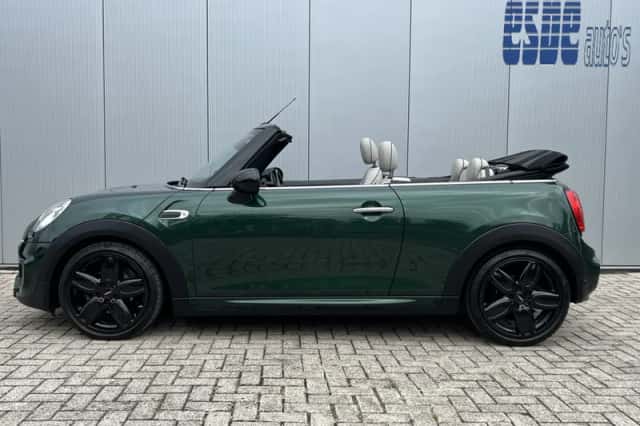 MINI Cabrio (2017) thumbnail 2