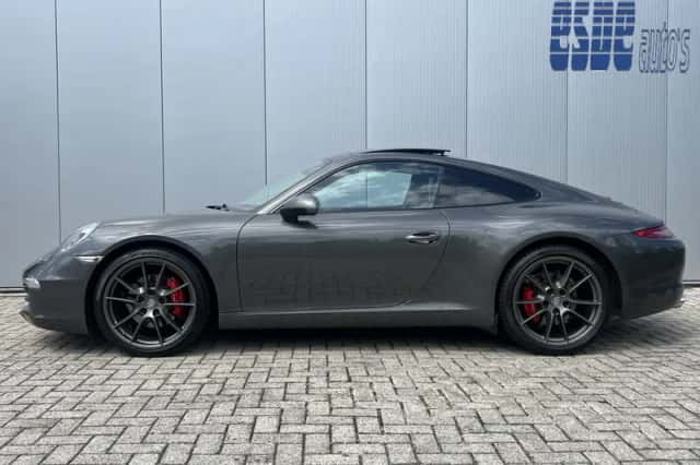 Porsche 911 (2013) thumbnail 2