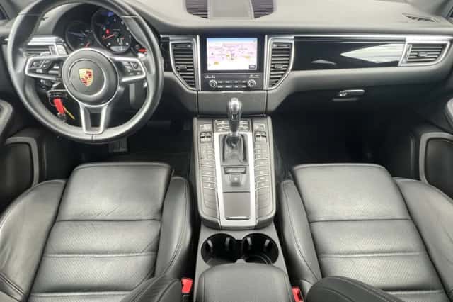 Porsche Macan (2018) thumbnail 4