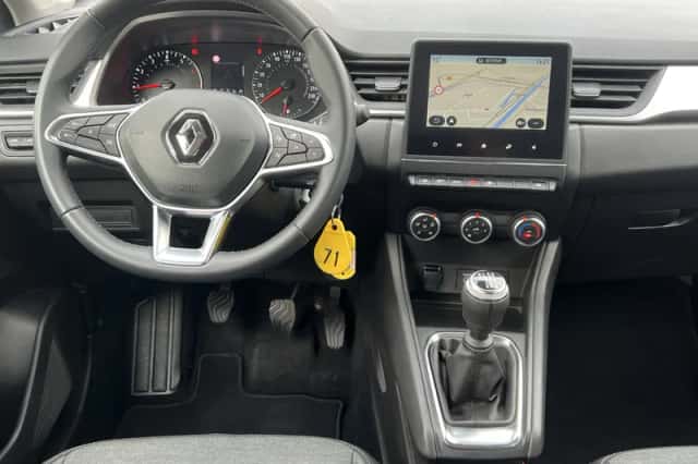 Renault Captur (2023) thumbnail 5