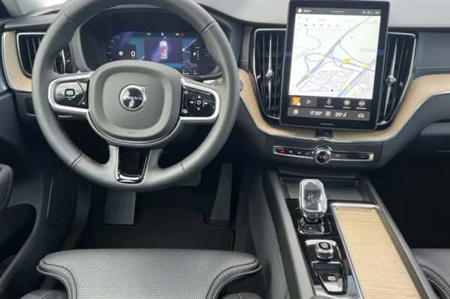 Volvo XC60 (2025) thumbnail 5