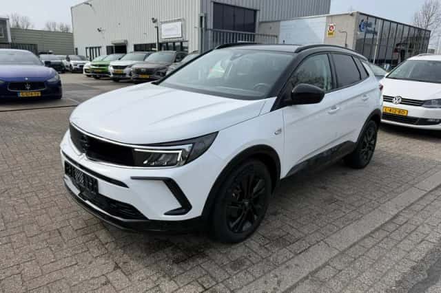 Opel Grandland (2024) thumbnail 1