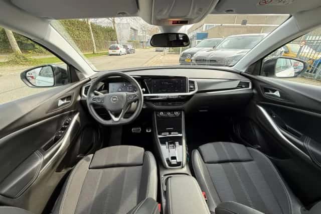 Opel Grandland (2024) thumbnail 3