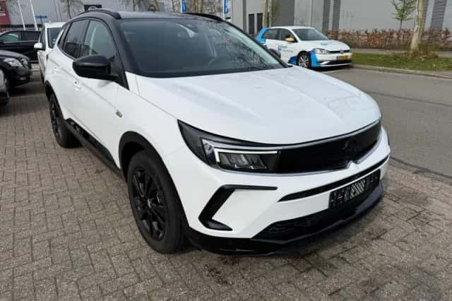 Opel Grandland (2024) thumbnail 5