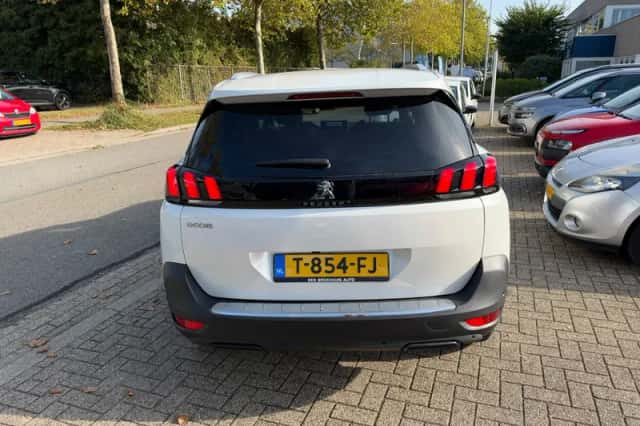 Peugeot 5008 (2023) thumbnail 6