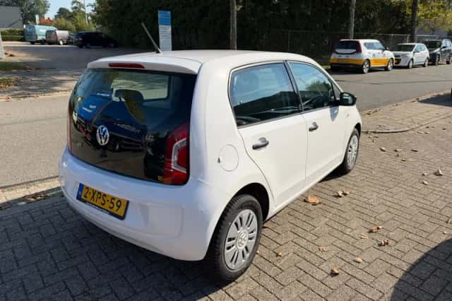 Volkswagen Up! (2014) thumbnail 2