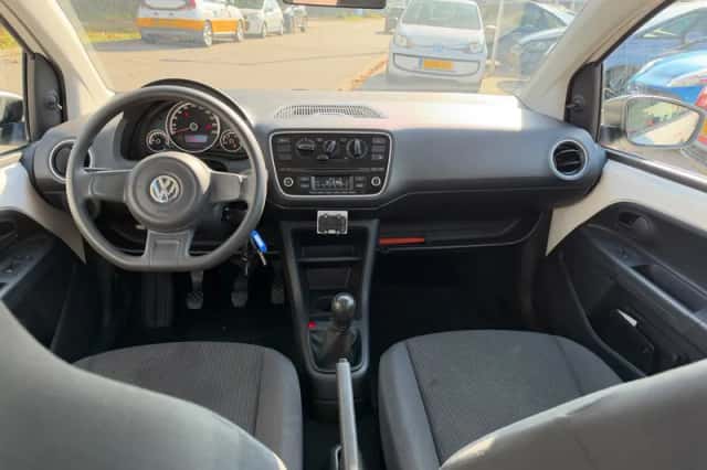 Volkswagen Up! (2014) thumbnail 3