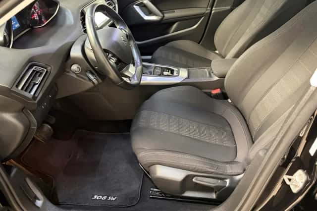 Peugeot 308 (2017) thumbnail 5