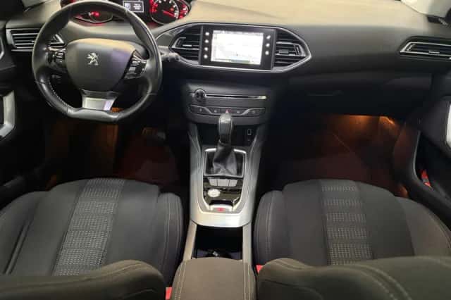 Peugeot 308 (2017) thumbnail 6