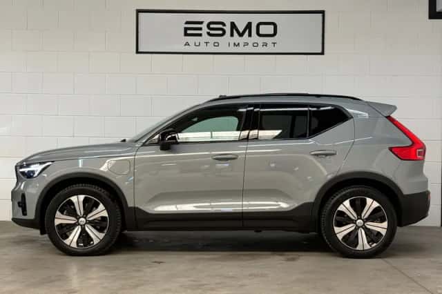 Volvo XC40 (2023) thumbnail 2