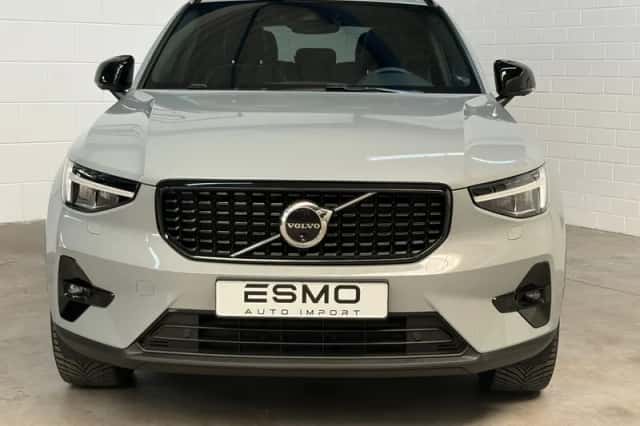 Volvo XC40 (2023) thumbnail 4