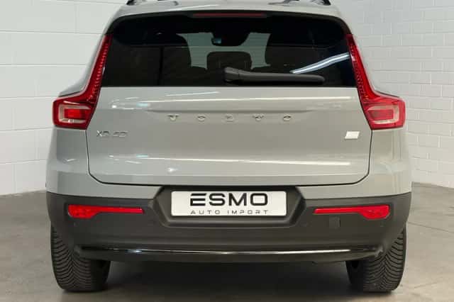 Volvo XC40 (2023) thumbnail 5