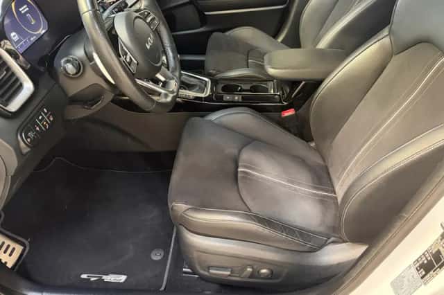 Kia ProCeed (2023) thumbnail 6