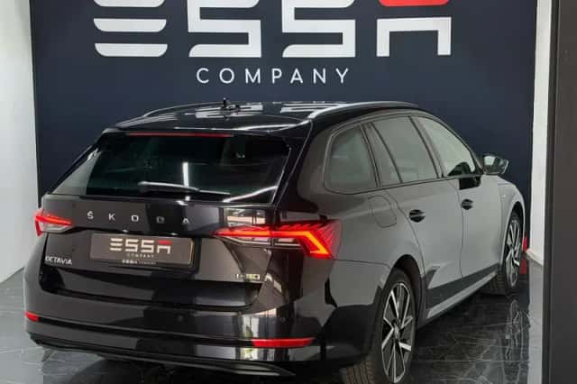 Škoda Octavia (2022) thumbnail 2