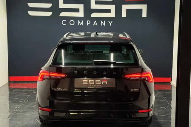 Škoda Octavia (2022) thumbnail 4