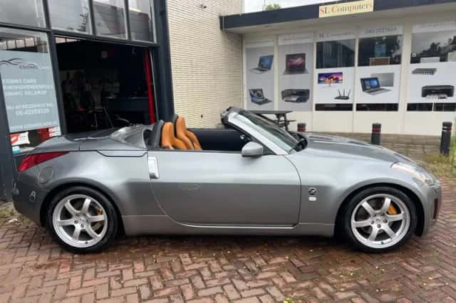 Nissan 350Z (2005) thumbnail 3