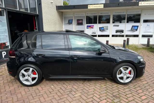 Volkswagen Golf (2010) thumbnail 3