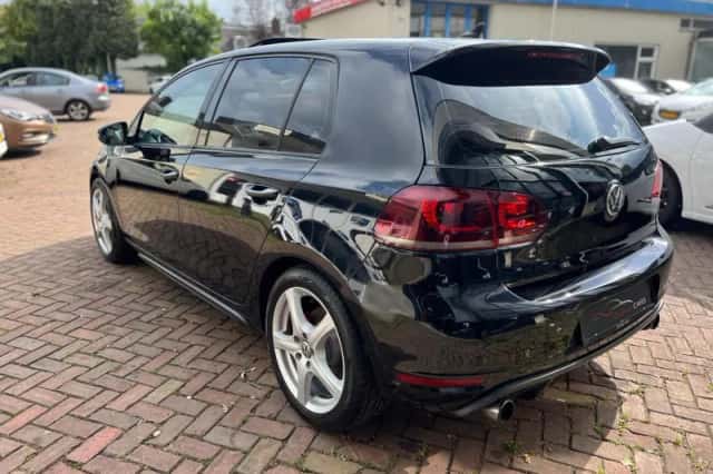 Volkswagen Golf (2010) thumbnail 6