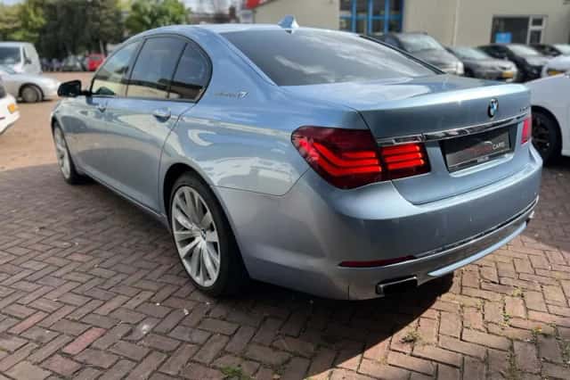 BMW 7-Serie (2012) thumbnail 4