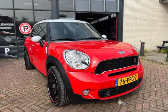 MINI Countryman (2011) thumbnail 2