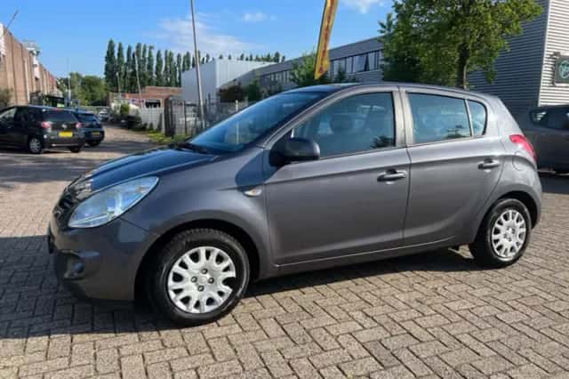 Hyundai i20 (2011) thumbnail 2