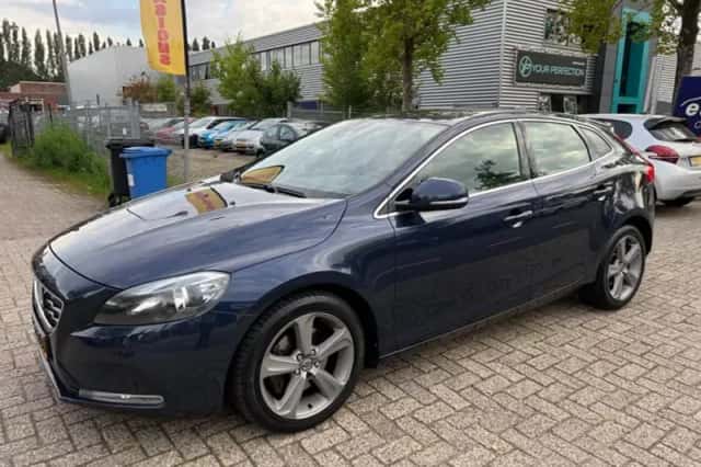 Volvo V40 (2012) thumbnail 2