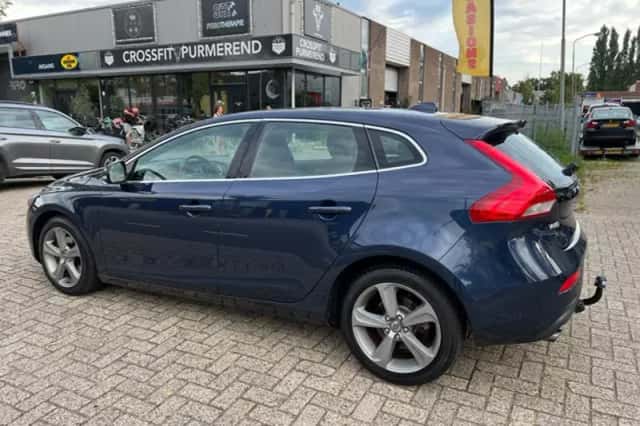 Volvo V40 (2012) thumbnail 3
