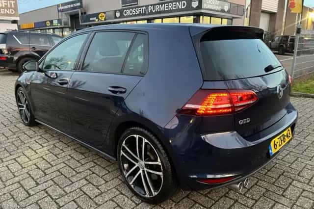 Volkswagen Golf (2014) thumbnail 3