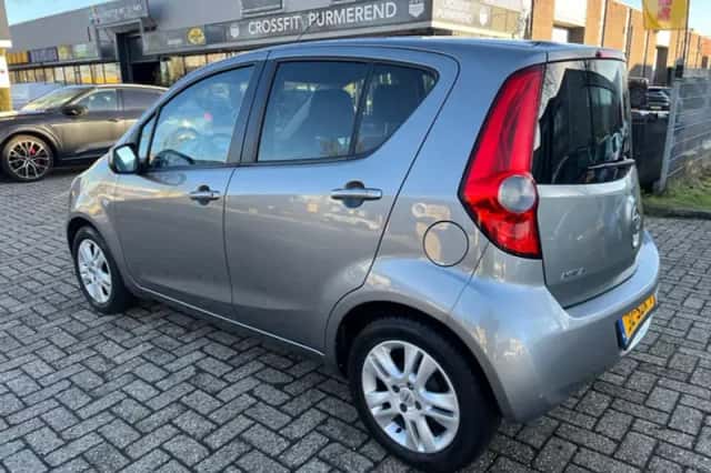 Opel Agila (2011) thumbnail 3