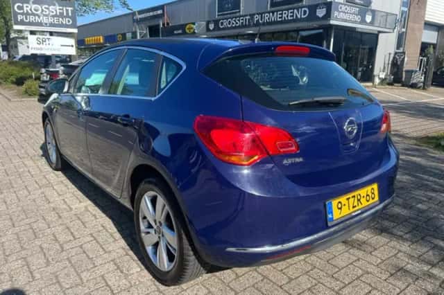 Opel Astra (2014) thumbnail 4