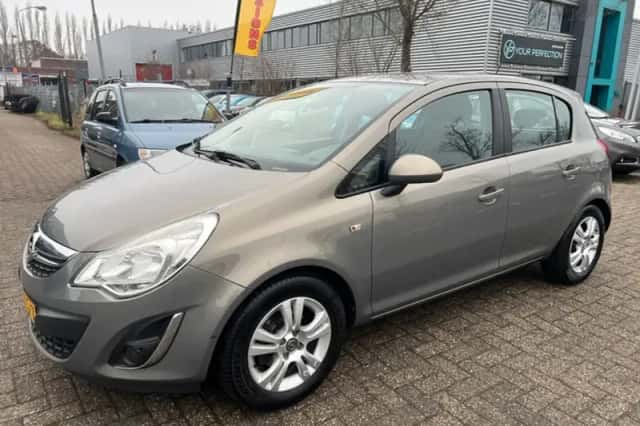 Opel Corsa (2013) thumbnail 2