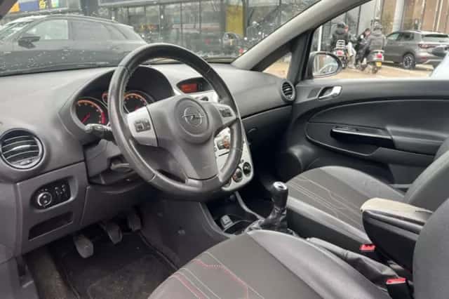 Opel Corsa (2013) thumbnail 5