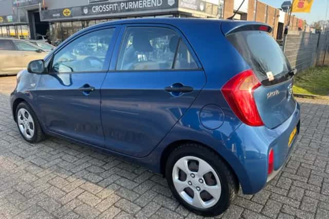 Kia Picanto (2015) thumbnail 3