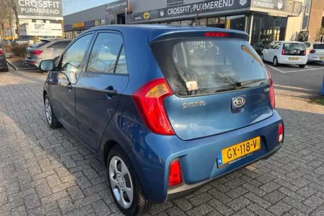 Kia Picanto (2015) thumbnail 4