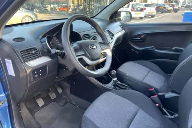 Kia Picanto (2015) thumbnail 5