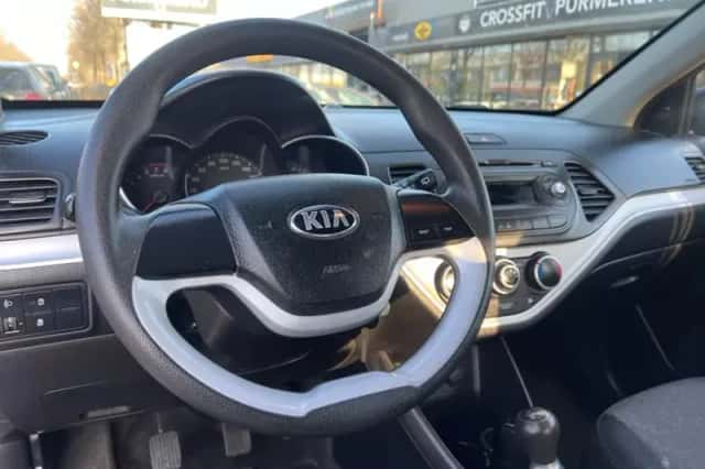 Kia Picanto (2015) thumbnail 6