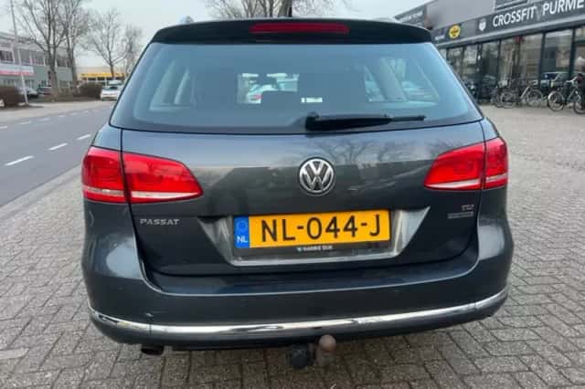 Volkswagen Passat (2012) thumbnail 6