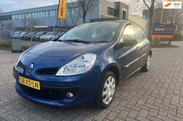 Renault Clio (2007) thumbnail 1