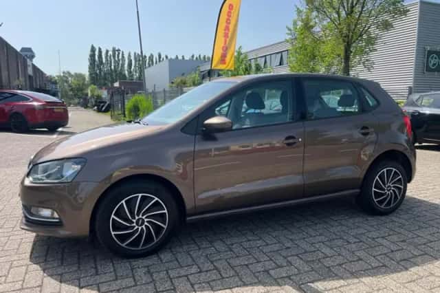 Volkswagen Polo (2015) thumbnail 2