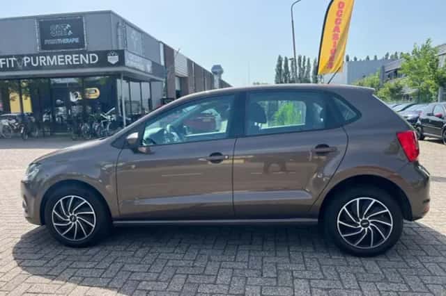 Volkswagen Polo (2015) thumbnail 3
