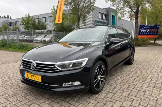 Volkswagen Passat (2016) thumbnail 1