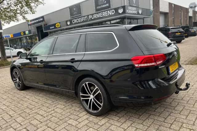 Volkswagen Passat (2016) thumbnail 4