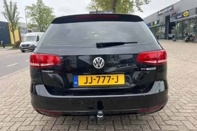 Volkswagen Passat (2016) thumbnail 6