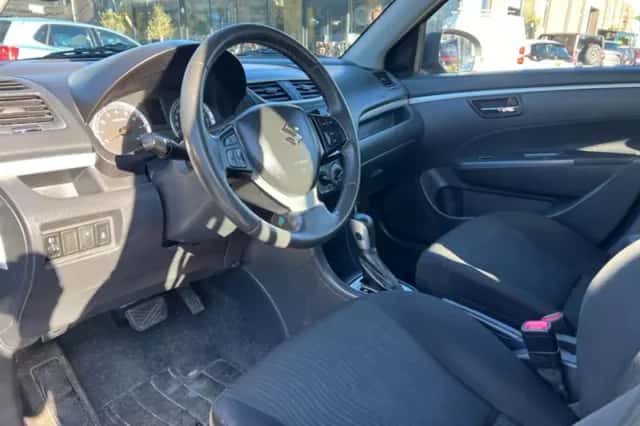 Suzuki Swift (2012) thumbnail 5
