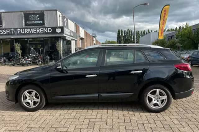 Renault Mégane (2011) thumbnail 3