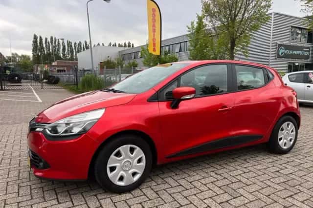 Renault Clio (2015) thumbnail 2